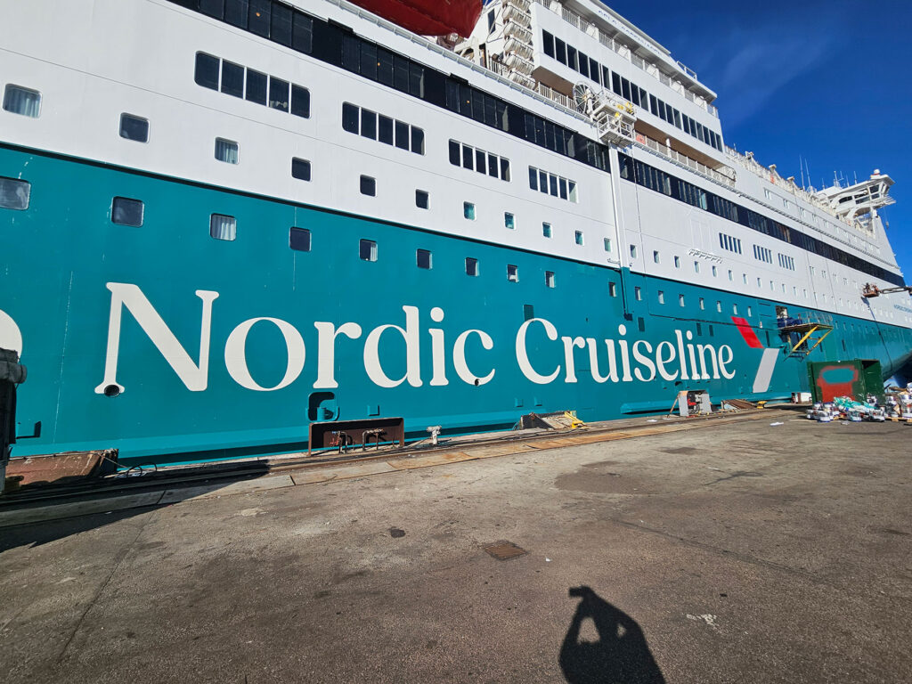 MS Crown Seaway kruiisilaeva siseruumide uuendus – PintsliPai Viimistlus