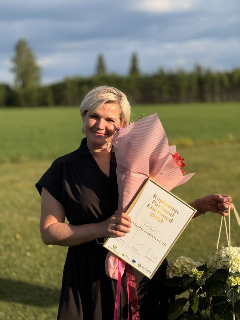 Triin, PintsliPai Viimistlus OÜ omanik, Raplamaa Parimad Ettevõtted 2025 uustulnuka nominendi diplomiga